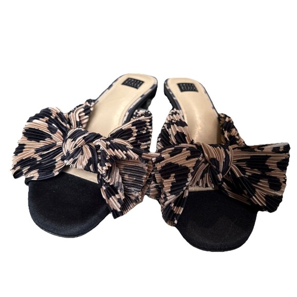 White House Black Market satin pleated bow leopard slide sandals. Size 9M - Picture 1 of 3